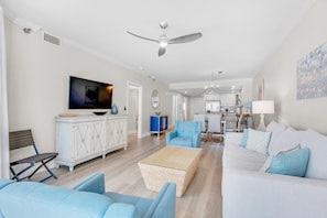 Living area - Emerald Isle Unit 703 (Pensacola Beach)