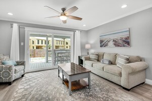 House, Multiple Beds (Southern Comfort) | Living area | TV