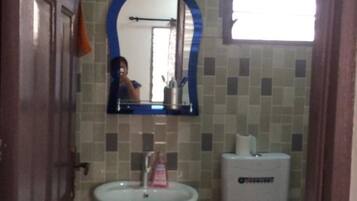 Shower, towels, soap, shampoo