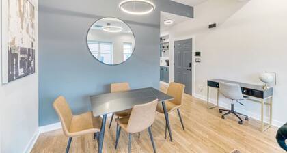 Stylish DC Condo| Free Parking | Near Union Market