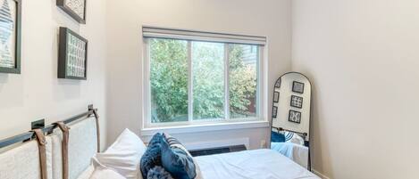 Desk, iron/ironing board, free WiFi, bed sheets