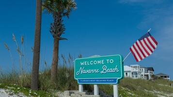 House, Multiple Beds (Beachin' Fun) | Exterior detail