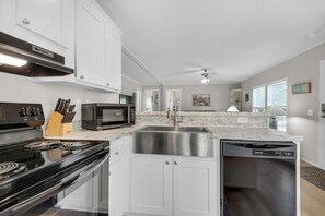 House, Multiple Beds (Beachin' Fun) | Private kitchen | Oven, toaster, paper towels - Beachin' Fun (Navarre)