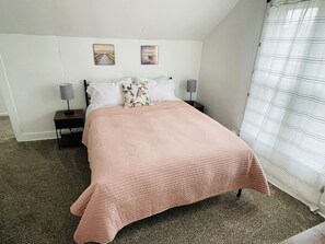 5 slaapkamers, een bureau, reisbedje, wifi