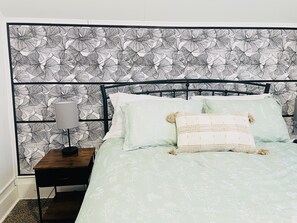 5 bedrooms, desk, travel cot, WiFi