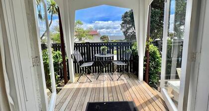 Bespoke Stays - Holiday Beach Side Apartment