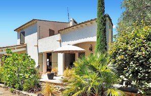 Exterior - Nice home in Paradou with WiFi (Paradou)