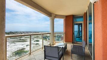 Appartamento, letti multipli (Portofino Island Resort 2-0601) | Terrazza/patio