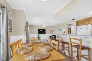 Condo, Multiple Beds (South Harbour 12E) | Dining