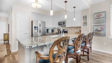 Leilighet, flere senger (Inn At Summerwind 701) | Eget kjøkken | Ovn, brødrister og papirhåndklær