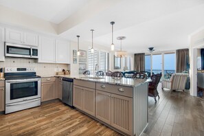 Private kitchen - Inn At Summerwind 701 (Navarre)