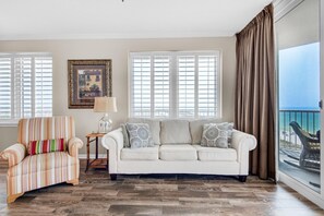 Living area - Inn At Summerwind 701 (Navarre)