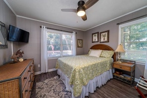 5 habitaciones, escritorio, wifi y ropa de cama