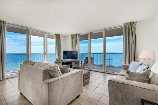 Living area - Tristan Towers Unit 10A (Pensacola Beach)
