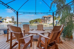 Outdoor dining - Tequila Sunrise (Pensacola Beach)