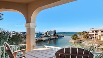 House, Multiple Beds (Tequila Sunrise) | Outdoor dining