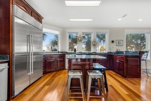 Hus, flere senger (Tequila Sunrise) | Eget kjøkken | Ovn, brødrister og papirhåndklær