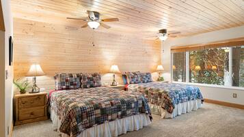 4 bedrooms, desk, iron/ironing board, free WiFi