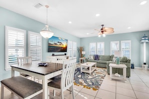 House, Multiple Beds (Sailor's Cove) | Private kitchen | Oven, toaster, paper towels - Sailor's Cove (Navarre)