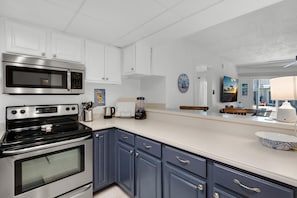 Condo, 1 Queen Bed with Sofa bed (Sand Dollar W-103) | Private kitchen - Sand Dollar W-103 (Pensacola Beach)