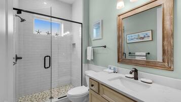 House, Multiple Beds (Emerald Oasis) | Bathroom | Soap, toilet paper