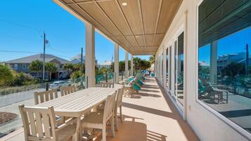 House, Multiple Beds (Emerald Oasis) | Outdoor dining