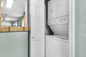 Appart'hôtel, plusieurs lits (Beachview 101- Beaches and MoonBeams) | Intérieur