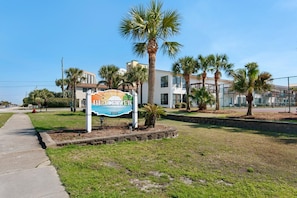 Condo, Multiple Beds (Beachview 101- Beaches and MoonBeams) | Property grounds