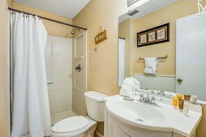 Bathroom - Sugar Beach D-13 (Navarre)