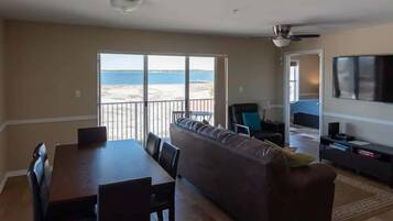 Condo, Multiple Beds (Sunset Harbor Villas 431) | Dining