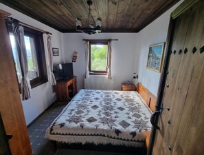 4 chambres, fer et planche à repasser, lit parapluie, Wi-Fi gratuit