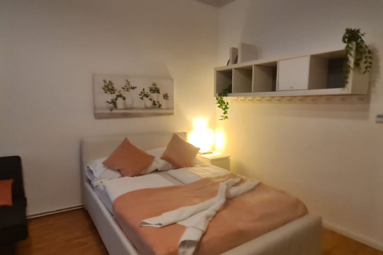 2 室のベッドルーム、アイロン / アイロン台、WiFi、ベッドシーツ
