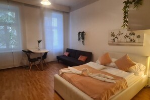 2 bedrooms, iron/ironing board, WiFi, bed sheets
