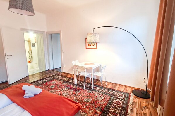 2 bedrooms, WiFi, bed sheets