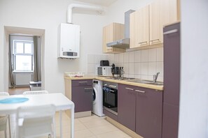 Fridge, microwave, oven, stovetop