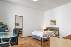 1 室のベッドルーム、WiFi、ベッドシーツ