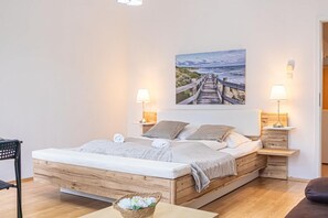 2 bedrooms, iron/ironing board, WiFi, bed sheets - Ideal 2BR Apartment in a Central Area (Vienna)