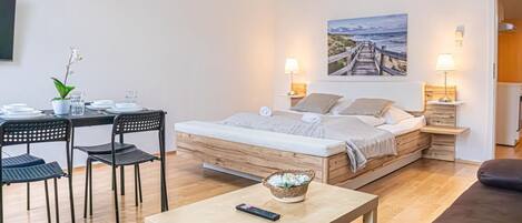 2 slaapkamers, een strijkplank/strijkijzer, wifi, beddengoed