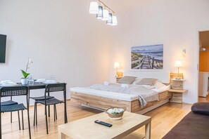 2 bedrooms, iron/ironing board, WiFi, bed sheets - Ideal 2BR Apartment in a Central Area (Vienna)