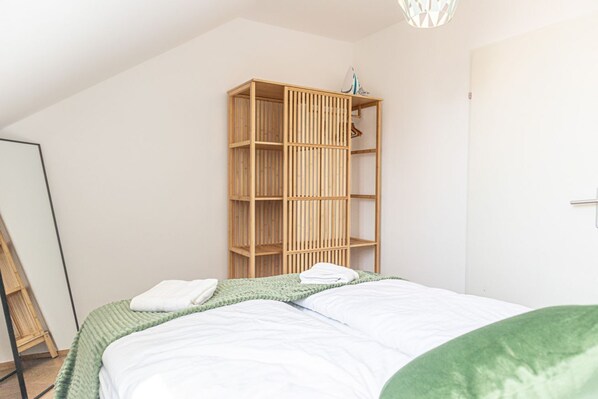 2 bedrooms, WiFi, bed sheets