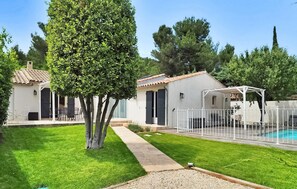 Exterior - Beautiful home in Maussane Les Alpilles (Maussane Les Alpilles)