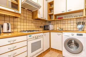 Microwave, oven, stovetop, coffee/tea maker