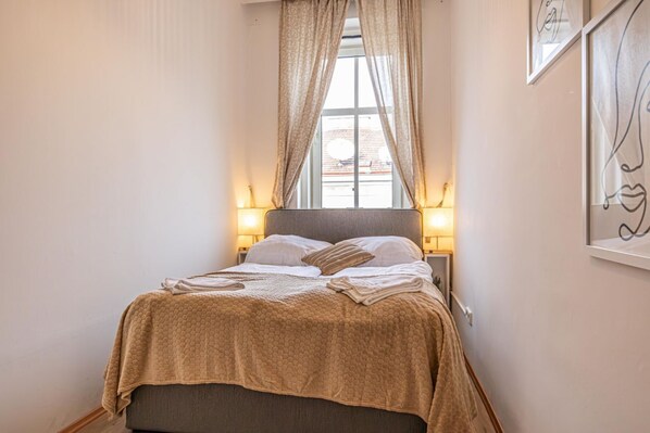 1 bedroom, WiFi, bed sheets