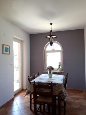 Apartment (Nada - with nice view - A1(4+2)) | Dining