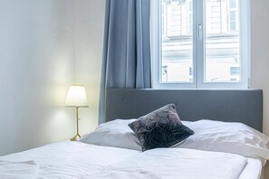 1 bedroom, WiFi, bed sheets