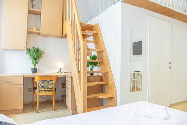 1 chambre, fer et planche à repasser, Wi-Fi, literie fournie