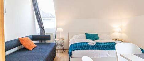 2 bedrooms, iron/ironing board, WiFi, bed sheets