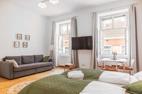 2 bedrooms, iron/ironing board, WiFi, bed sheets - Smart 2BR Apt. Perfect for Longstays near Rennweg (Wien)