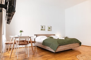 2 bedrooms, iron/ironing board, WiFi, bed sheets
