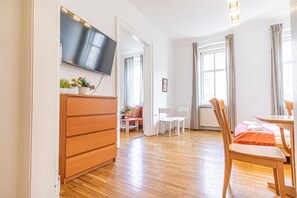 Interior - Central 2BR Apartment by Wiener Stadthalle (Vienna)